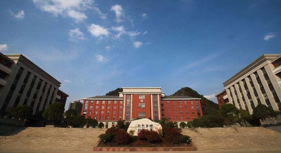 貴州大學(xué)全國排名第幾,2022年貴州省大學(xué)排名榜單
