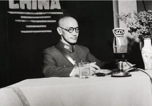 對印自衛(wèi)反擊戰(zhàn)打響后，蔣介石做法不地道，稱他賣國也不為過