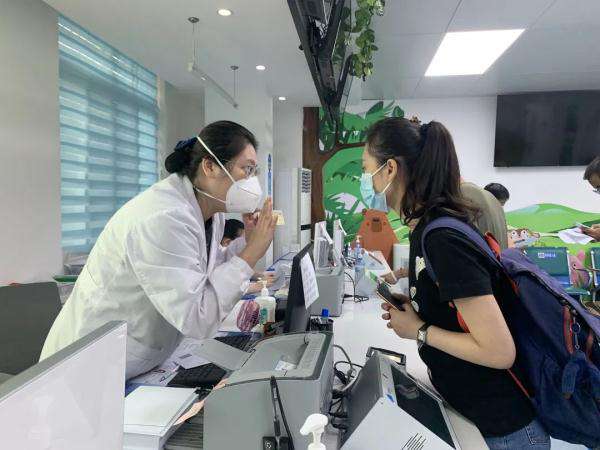 “再搖不中就超齡了”！數萬小姐姐上演“我為九價狂”