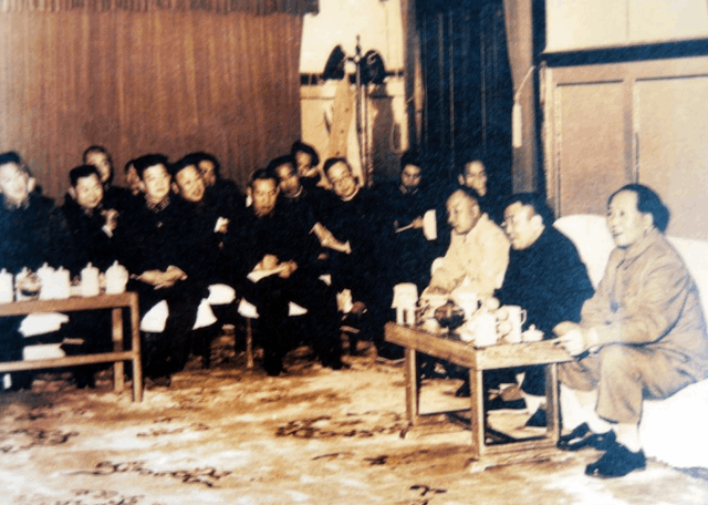 對印自衛(wèi)反擊戰(zhàn)打響后，蔣介石做法不地道，稱他賣國也不為過
