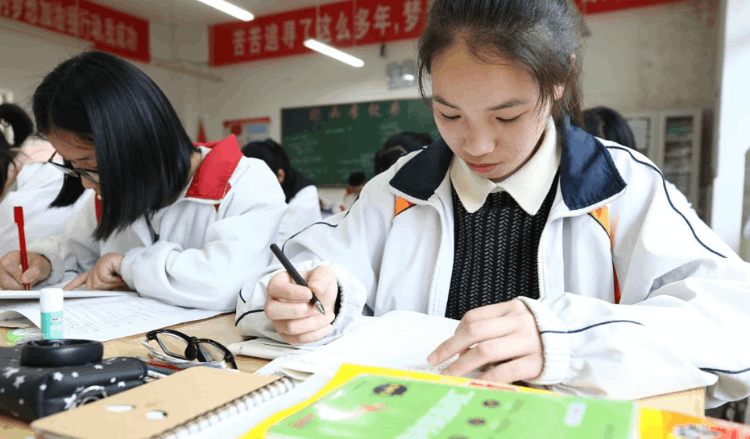 山西財(cái)經(jīng)大學(xué)排名(山西省內(nèi)大學(xué)排名第6)