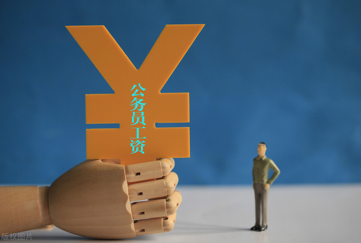 交警一個月工資多少錢（編制交警工資大概多少）