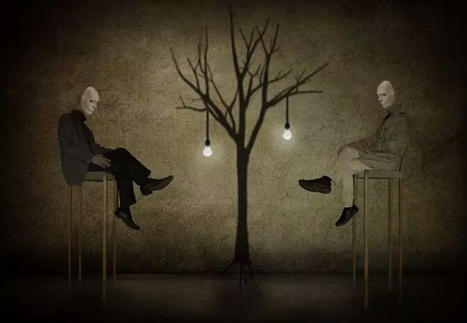 如何看出一個人內向不內向(內向人不愛說話的原因)