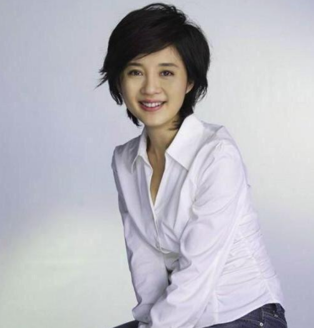 鳳凰衛視主持人名單大全(鳳凰臺最漂亮的女主持人名單)