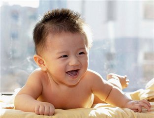 黃疸曬太陽隔著玻璃曬有效果嗎（需要脫了衣服嗎）