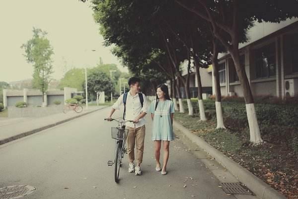 為什么大學勤奮的男生找到到女朋友