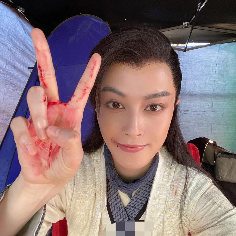 為什么女生扮男生很清秀(為什么男生喜歡女生叫哥哥)