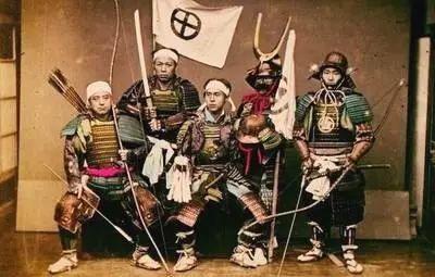 為什么把毛巾套在頭上(日本人為什么在頭上系毛巾)