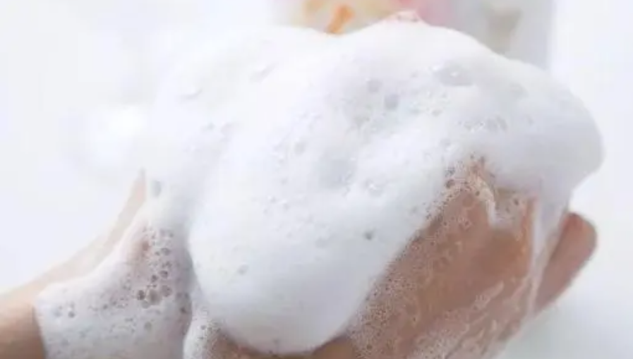為什么化妝皮膚會變差(為什么一化妝皮膚就變差)