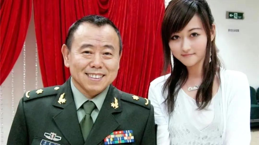 為什么文藝兵軍銜(文藝兵軍銜肩章圖解)