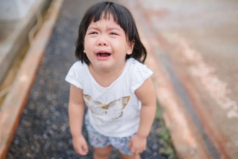 為什么哭會眼睛腫(為什么哭了眼睛和臉會腫)