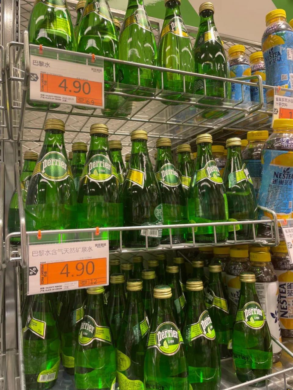 依云礦泉水多少錢一瓶(依云跌出高端礦泉水)