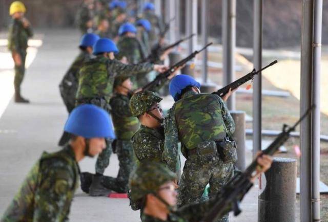 為什么臺灣強(qiáng)制服兵役(為什么國外強(qiáng)制服兵役)