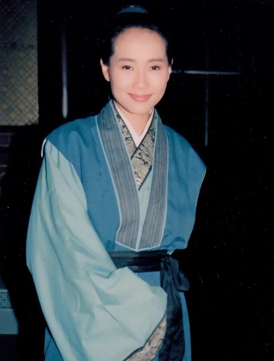 為什么女生扮男生很清秀(為什么男生喜歡女生叫哥哥)