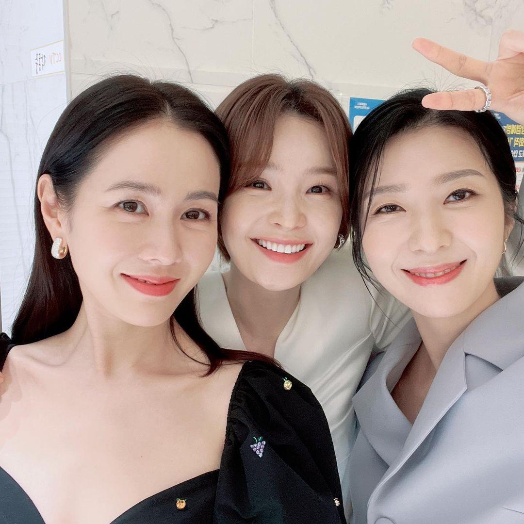 韓劇女主和財閥兒媳婦的一樣(女主是財閥并且腹黑的韓劇)