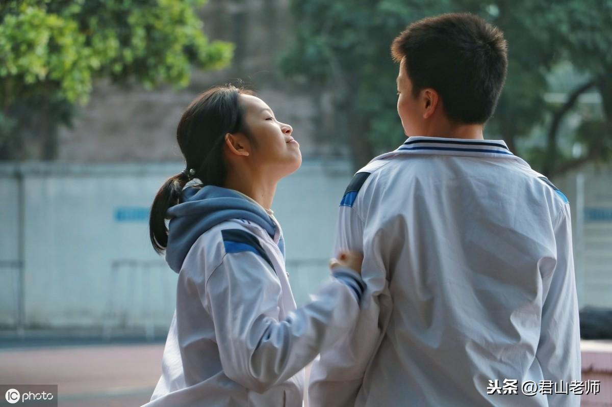 同學(xué)早戀是不好的(早戀怎么辦)