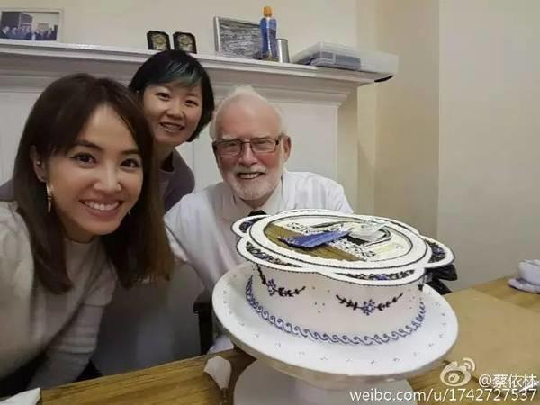蔡依林身高體重多少(蔡依林越來(lái)越敢穿了)