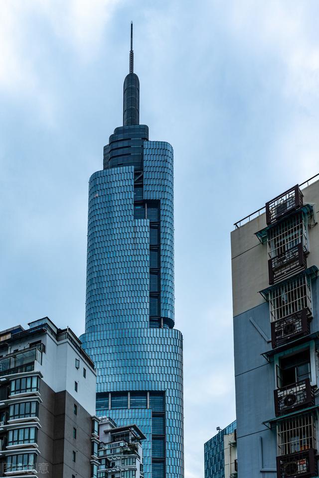 紫峰大廈介紹(關于南京紫峰大廈的資料)