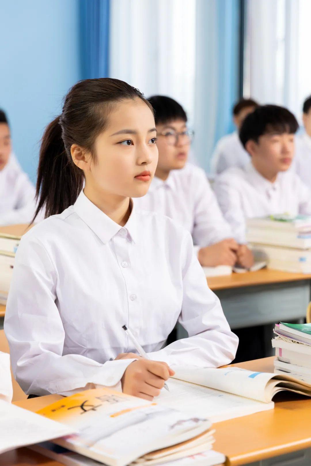 女孩子適合學什么技術(女孩適合的職業排行榜)