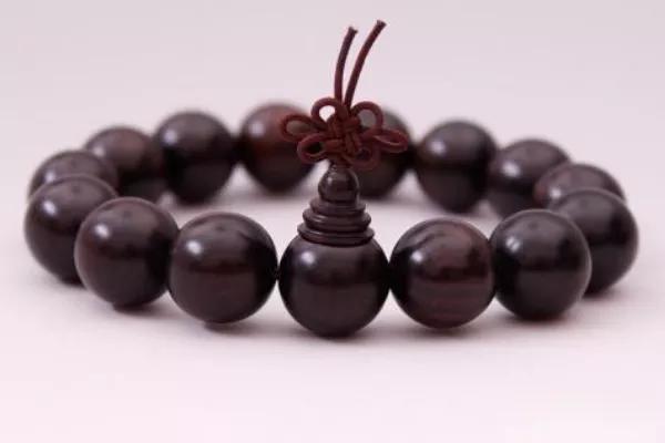紫光檀和黑檀的哪個貴(紫光檀和黑檀的價格區別)