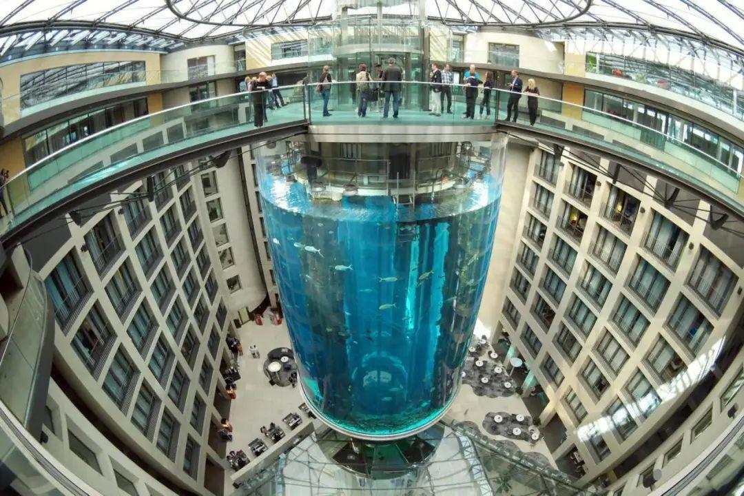 世界最大獨(dú)立圓柱體水族館爆裂,制造商介入調(diào)查